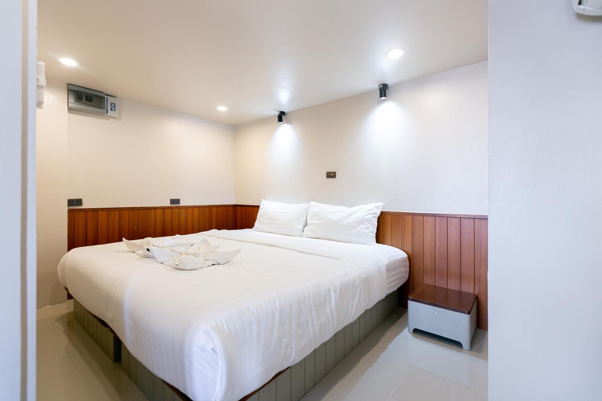 A Room Bangkok Sathorn Экстерьер фото