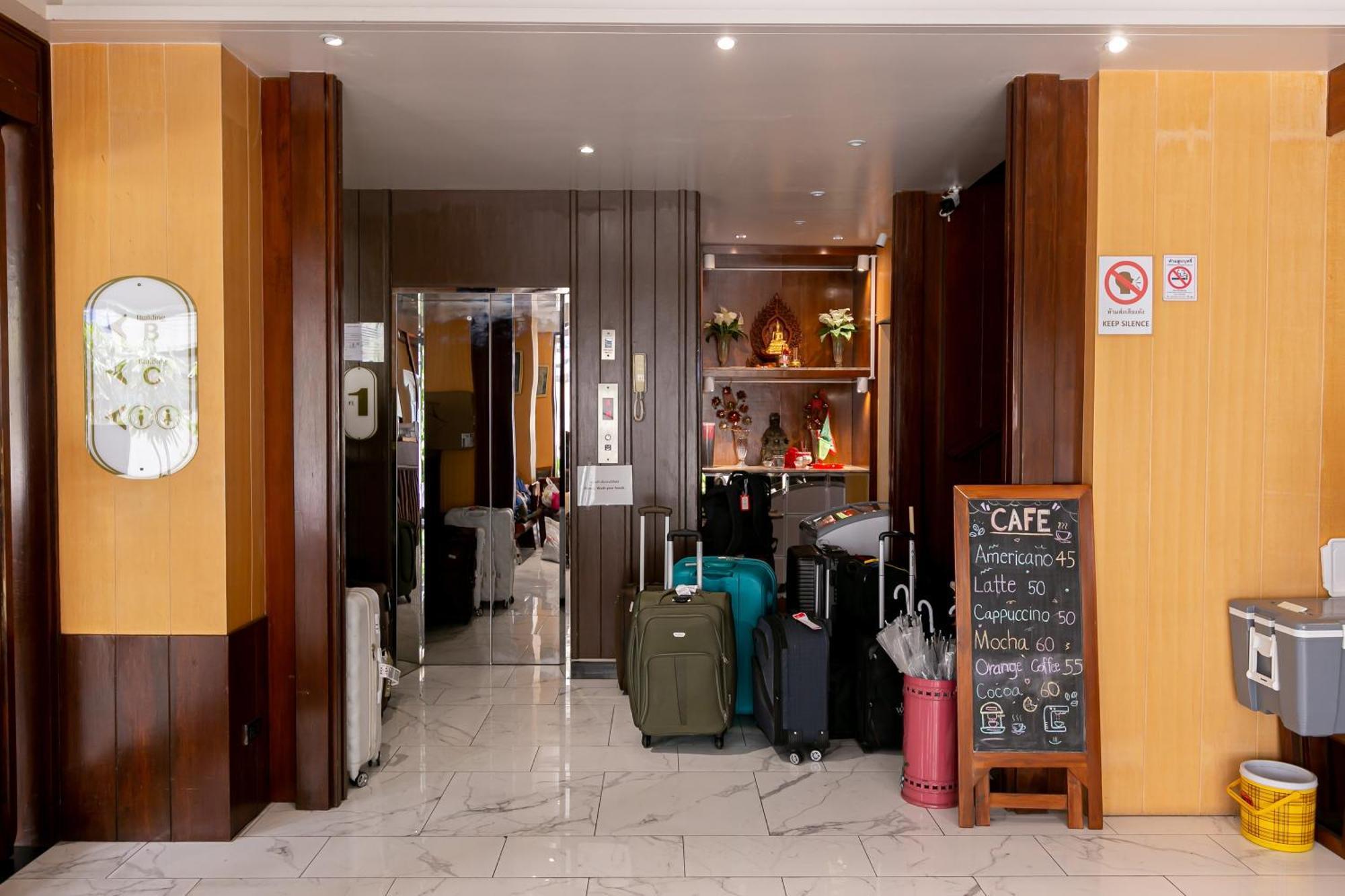 A Room Bangkok Sathorn Экстерьер фото